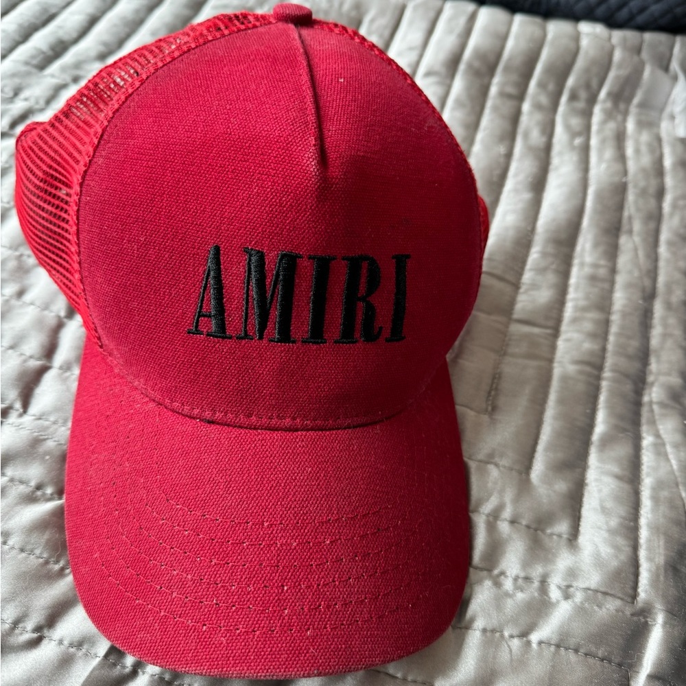 Amiri hat